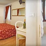 호텔 알베르고 아이 톨렌티니 *