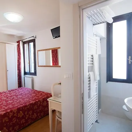 Ai Tolentini Hotel *