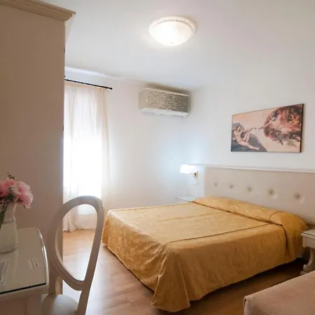 Ai Tolentini Hotel *