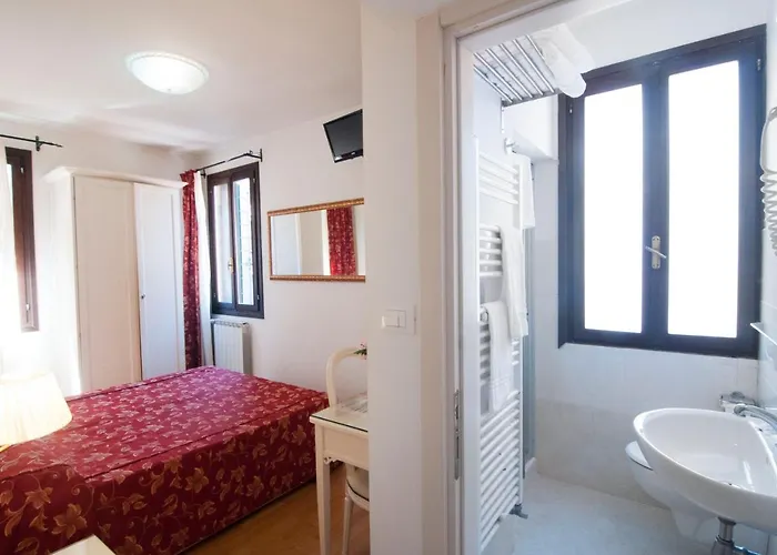 Ai Tolentini Hotel *