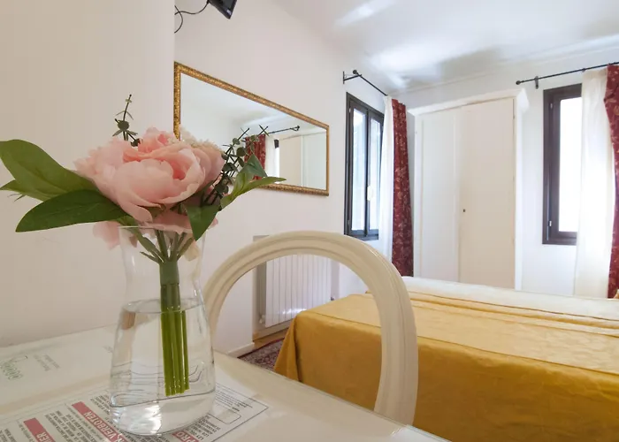 Ai Tolentini Hotel *